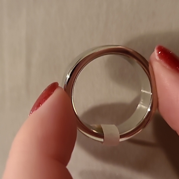 Simple stainless steel cubic zirconia inlay ring - Picture 3 of 5